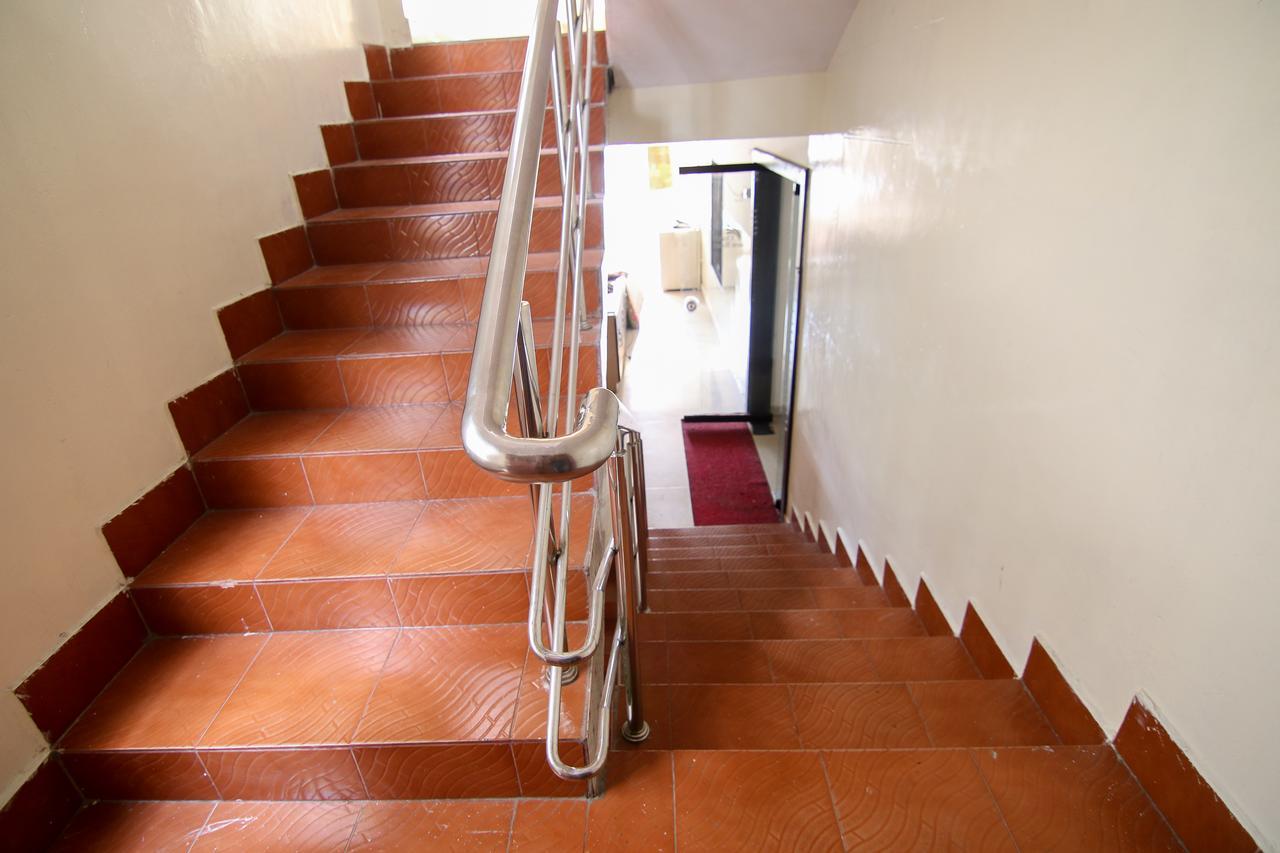 Oyo 9207 Chakri Guest House Вишакхапатнам Экстерьер фото